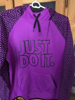 Nike Therma-Fit Black and Bright Purple Fleece Pullover